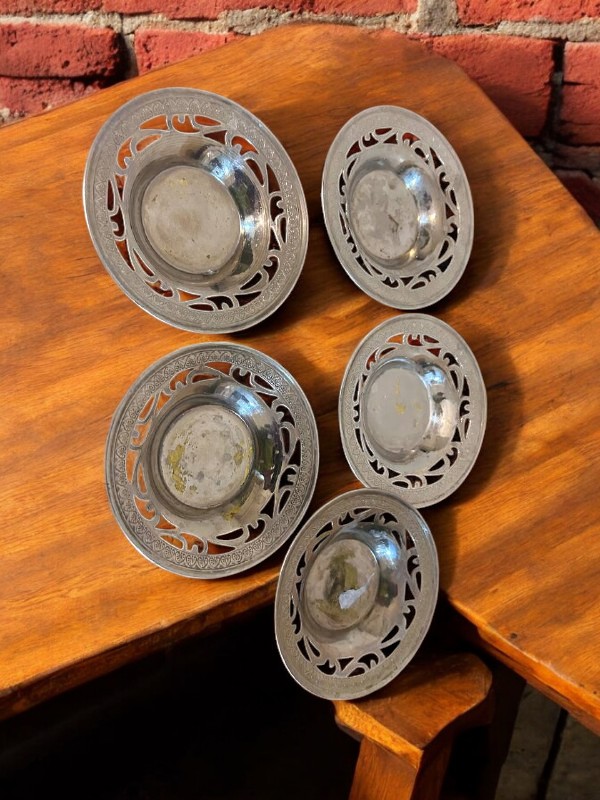 5’li Oymalı Kenarlı Metal Cay Tabak Seti | Klasik Sunum Antika