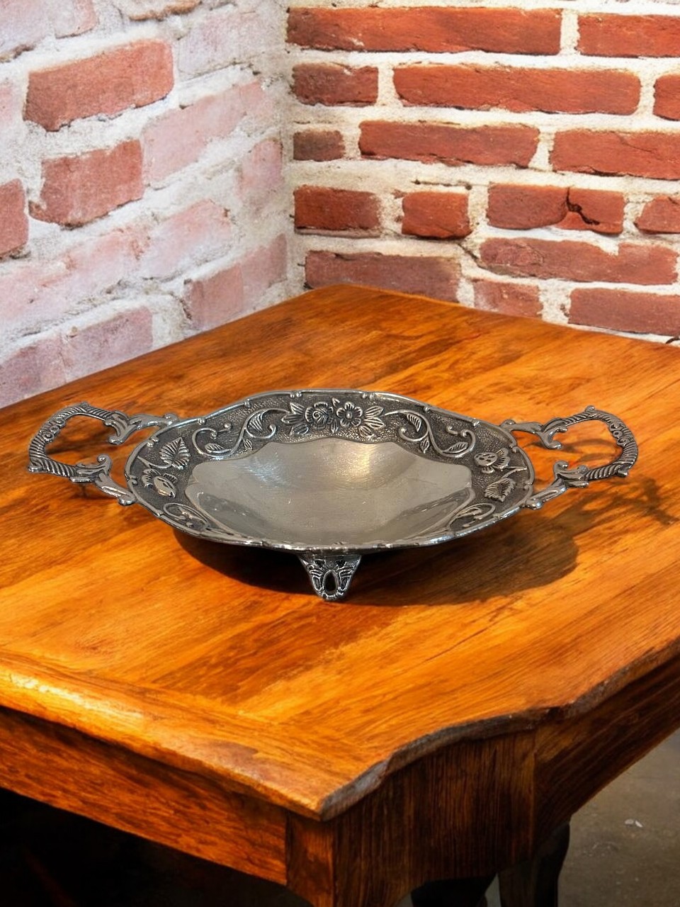 Kulplu Ayaklı Metal Servis Tabağı (Desenli)